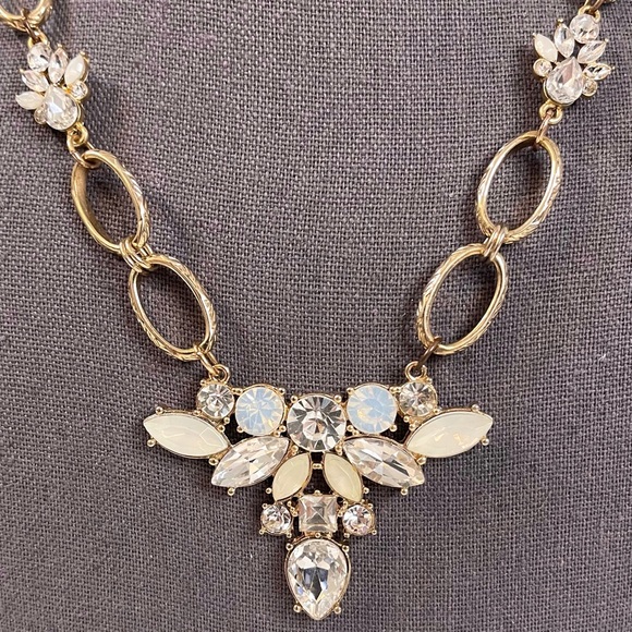 ❤️ Vintage Inspired White Opal Statement Necklace - Picture 2 of 5